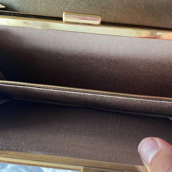 LIKE NEW AUTHENTIC BURBERRY LONG WALLET GOLD CHECKER PATTERN - Picture 8 of 10